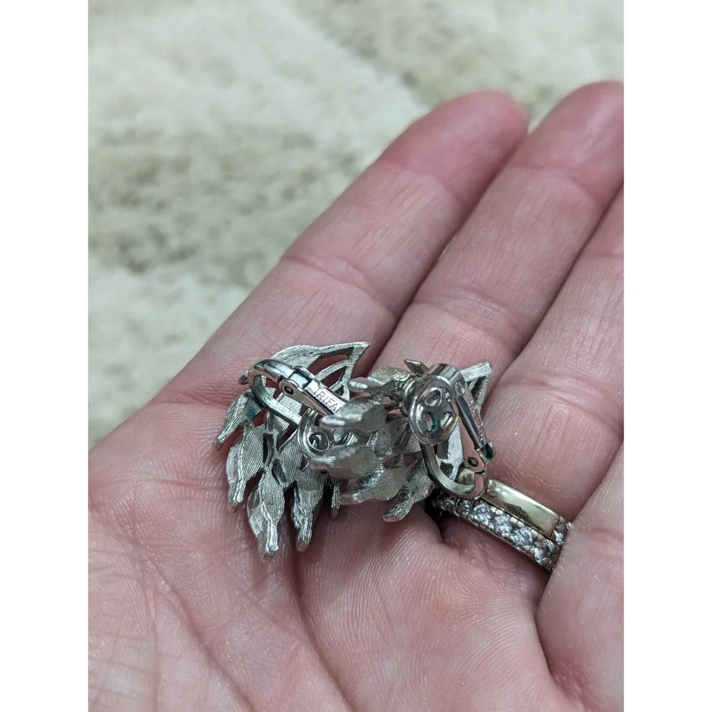 Vtg Trifari Leaf Earrings Silver Tone‎ Clip On Art Deco Style Retro Vintage